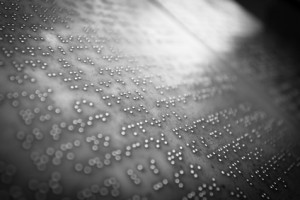 Braille sur papier plastique transparent